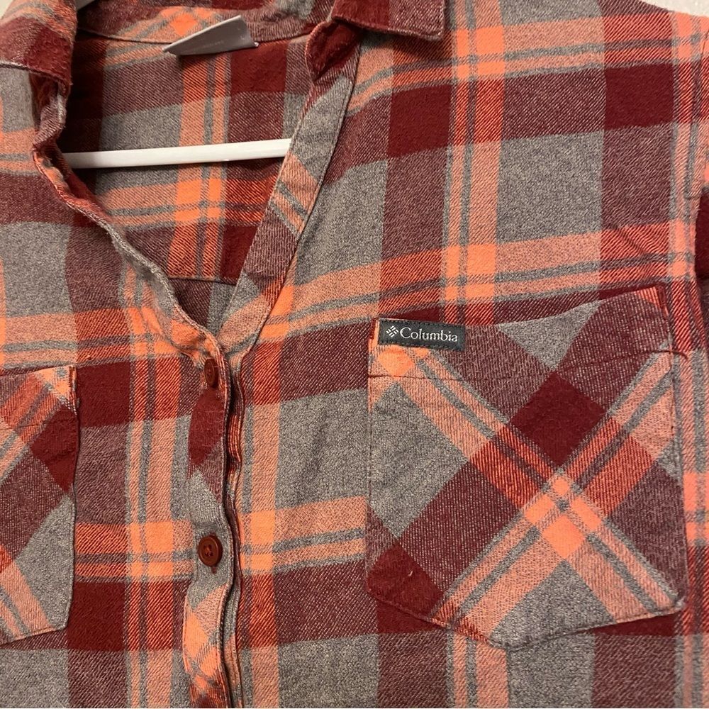 COLUMBIA woman’s long sleeve Button up Cotton plaid red gray flannel shirt M/L - Picture 3 of 7
